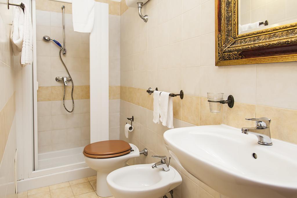 Antico Belvedere B&B ليتشي الغرفة الصورة